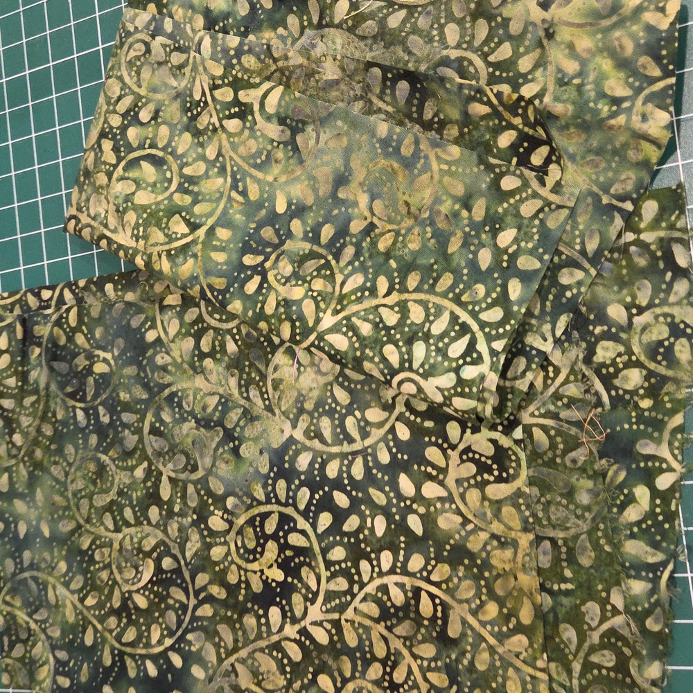 Colorful Batik Fabric Bundle Various Sizes From 1/2 Yd To Small Piece - Picture 3 of 10